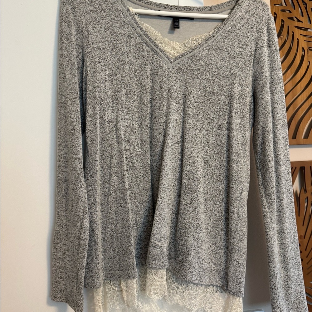 White House Black Market Gray Lace V Neck Sweater Size XS Great Condition